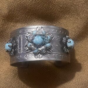 “Desert Sky” Vintage silvertone faux turquoise bracelet.